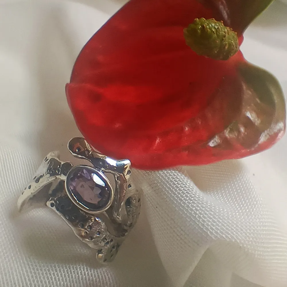 Photo of a ring made by Carla Arru