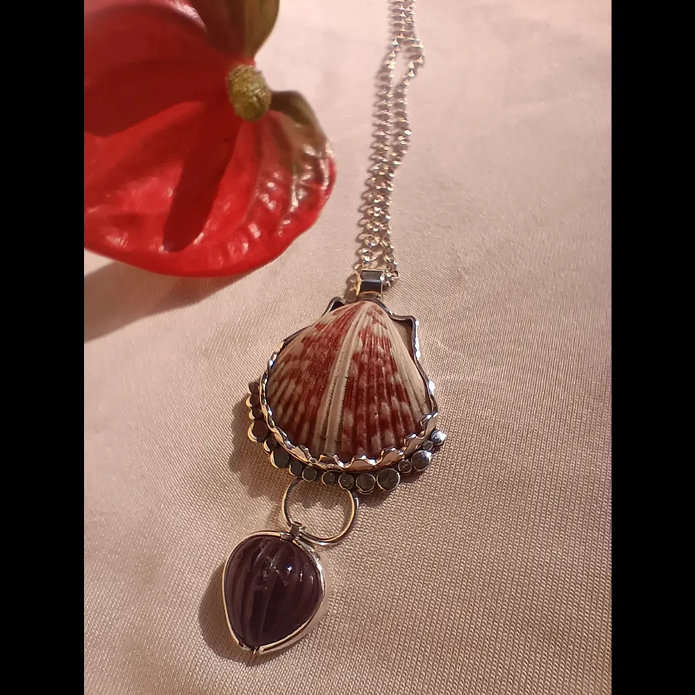 Photo of a necklace made by Carla Arru