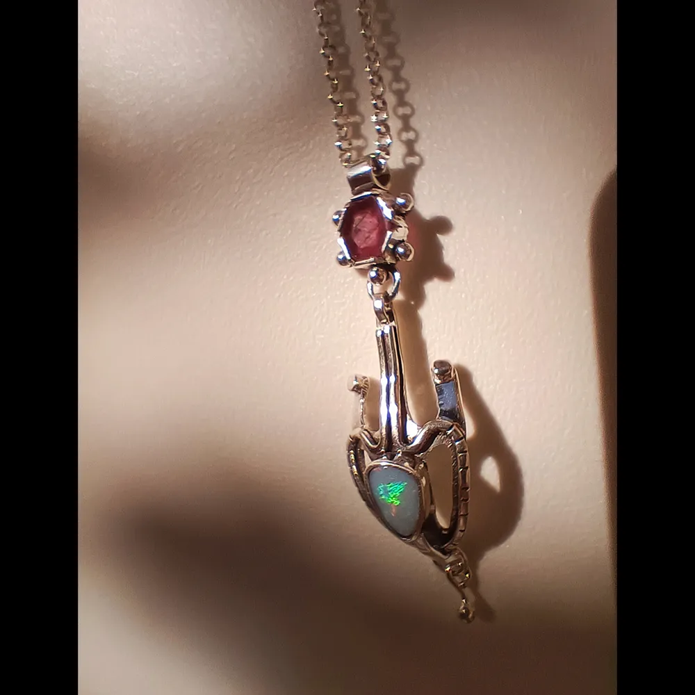 Photo of a necklace made by Carla Arru